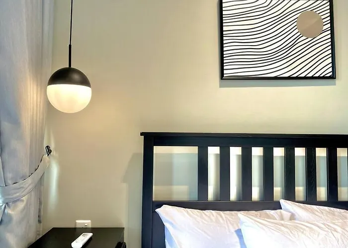 Beacon Executive Suites #Minimalist #Skypool #Georgetown #6Pax #2Br 2Bath #3 Queen #Quality Well Maintained #Private Host
