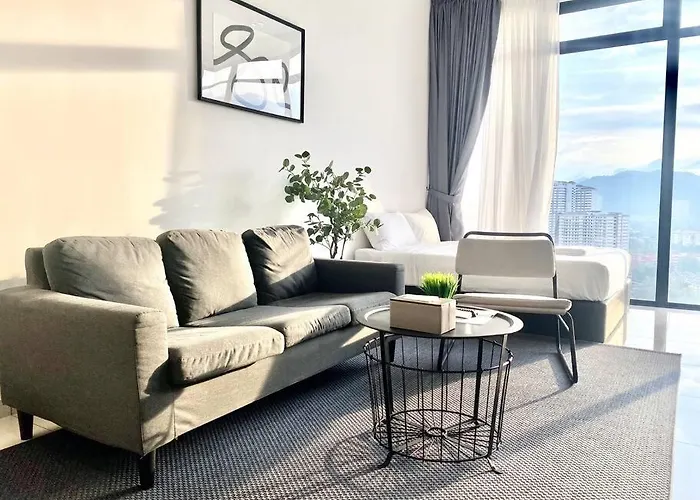 Beacon Executive Suites #Minimalist #Skypool #Georgetown #6Pax #2Br 2Bath #3 Queen #Quality Well Maintained #Private Host