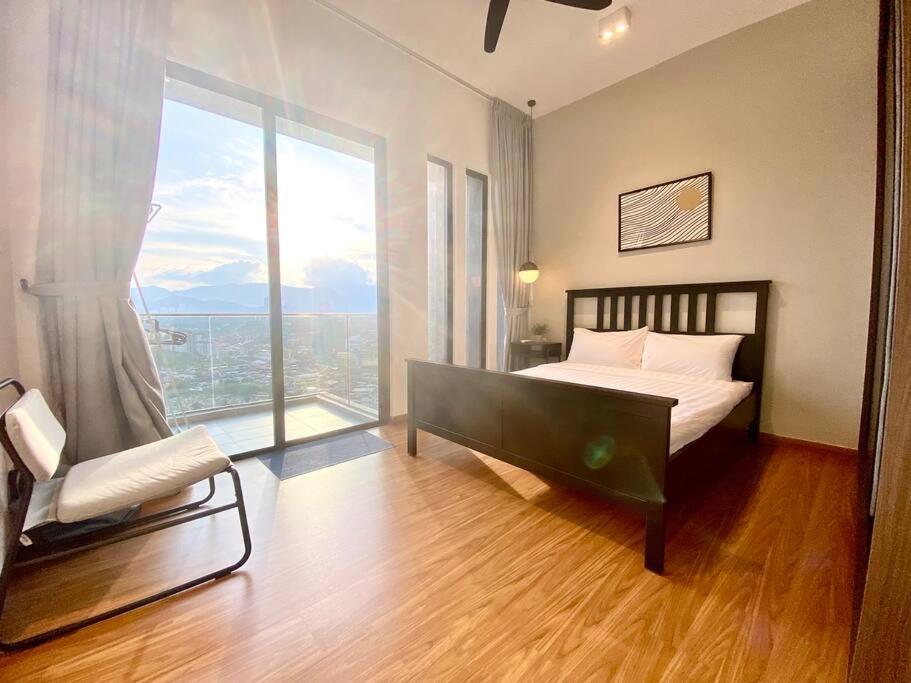 Apartment Beacon Executive #minimalist #skypool #georgetown #6pax #2br 2bath #3 Queen #quality Well Maintained #private Host George Town