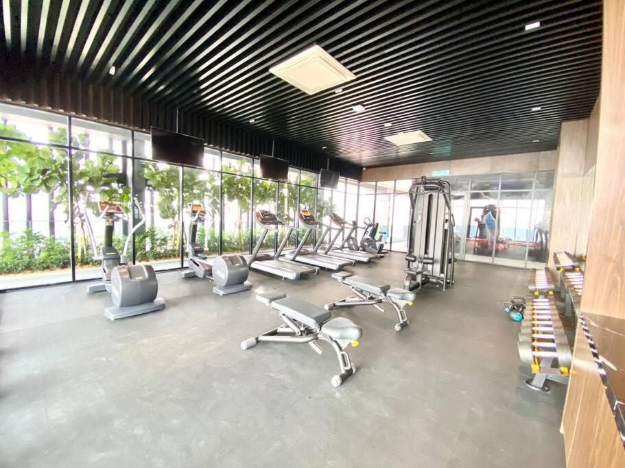 Beacon Executive #minimalist #skypool #georgetown #6pax #2br 2bath #3 Queen #quality Well Maintained #private Host * George Town
