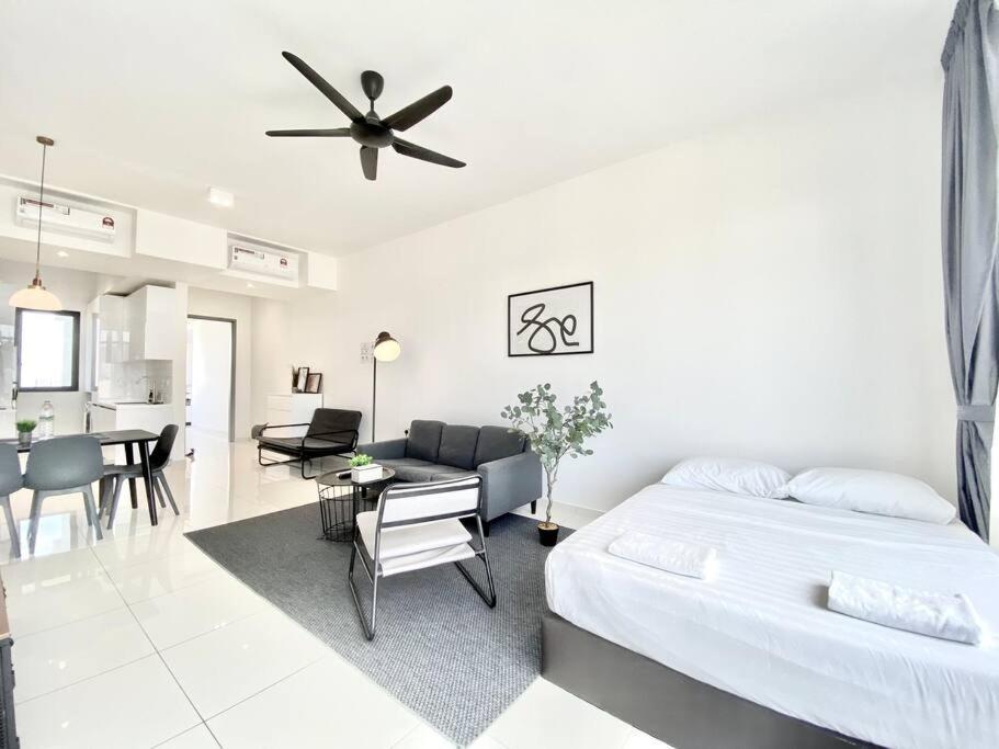 Apartment Beacon Executive #minimalist #skypool #georgetown #6pax #2br 2bath #3 Queen #quality Well Maintained #private Host *