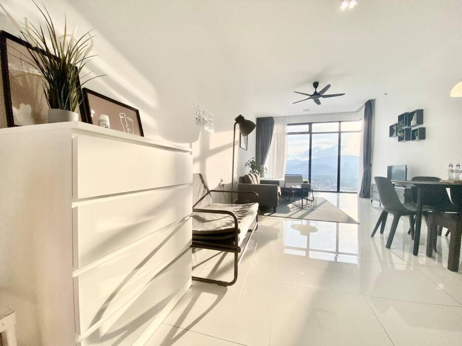 Beacon Executive #minimalist #skypool #georgetown #6pax #2br 2bath #3 Queen #quality Well Maintained #private Host Apartment *